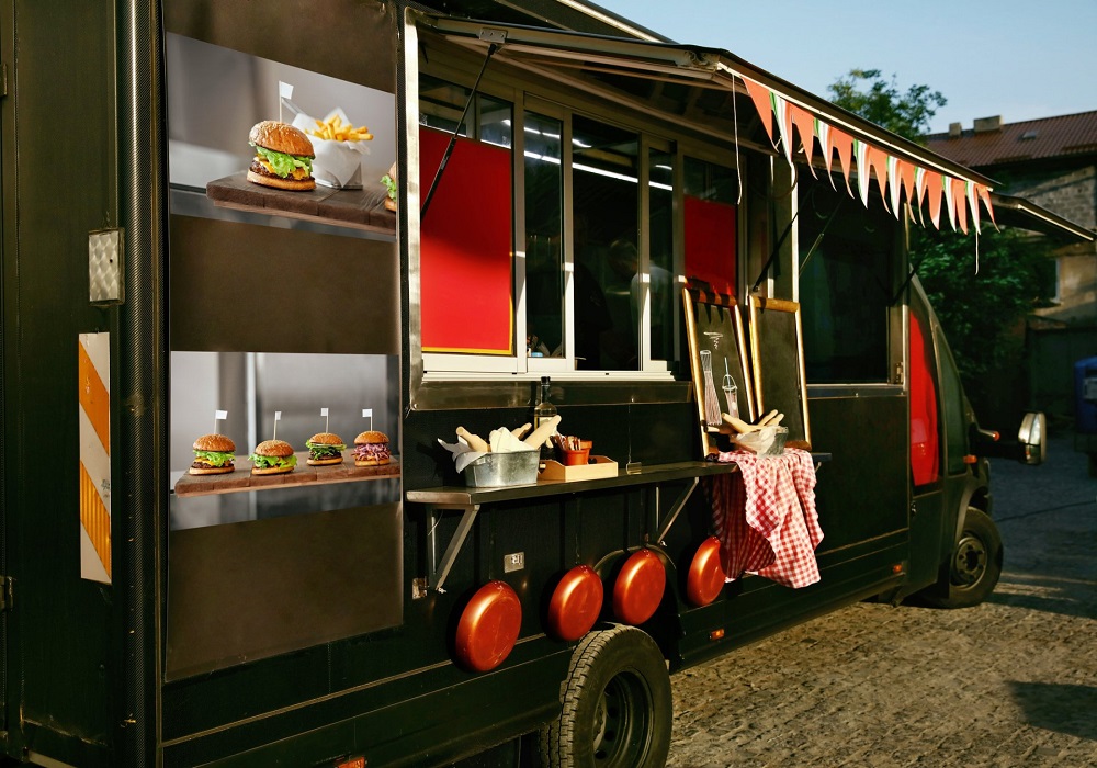  - 10 reasons for you to consider investing in food trucks